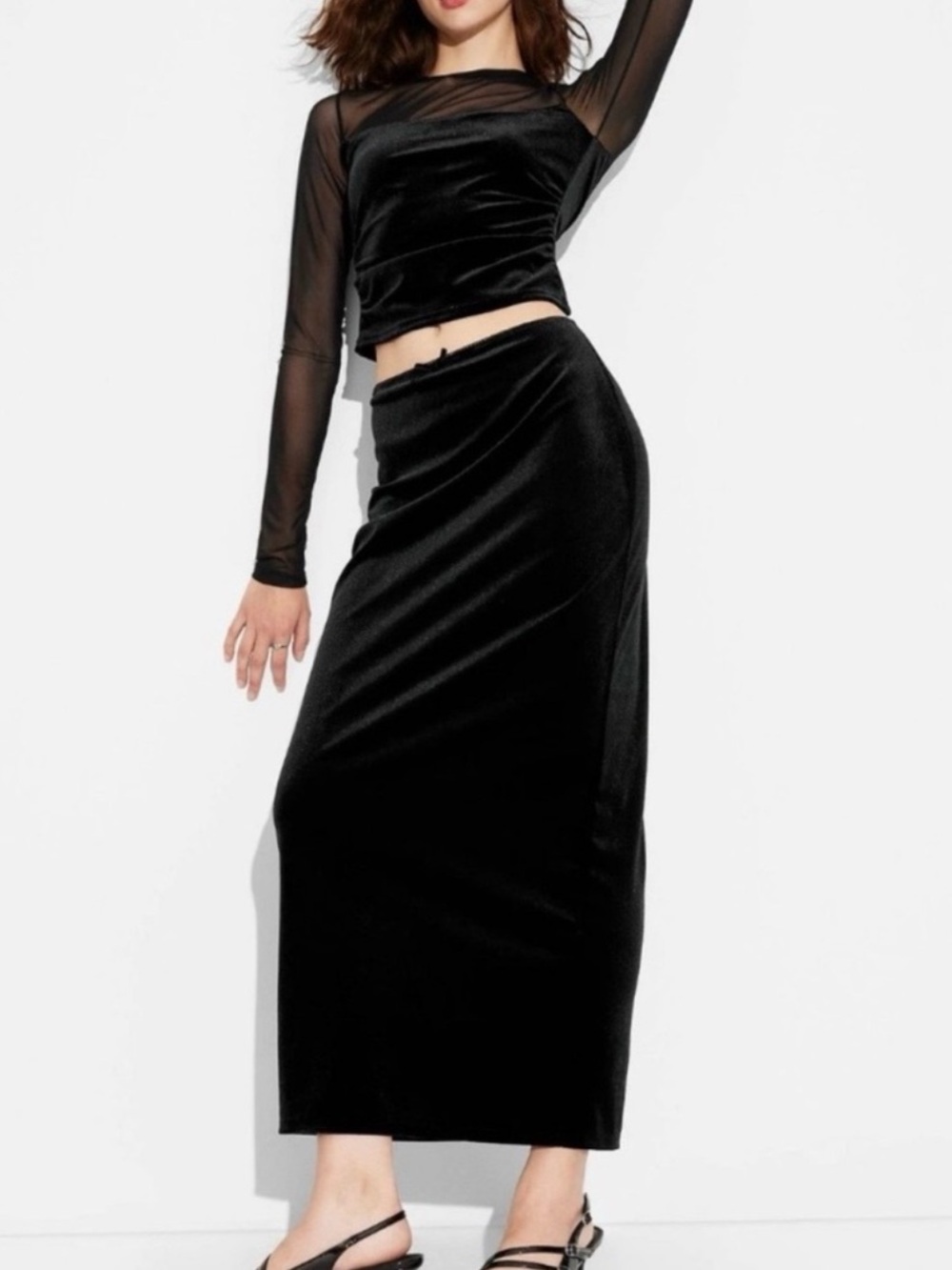 Low rise black velvet midi skirt 90s style new with tags
